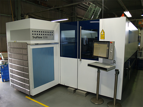 レーザー加工機（ドイツ製） TRUMPF TruLaser 3030