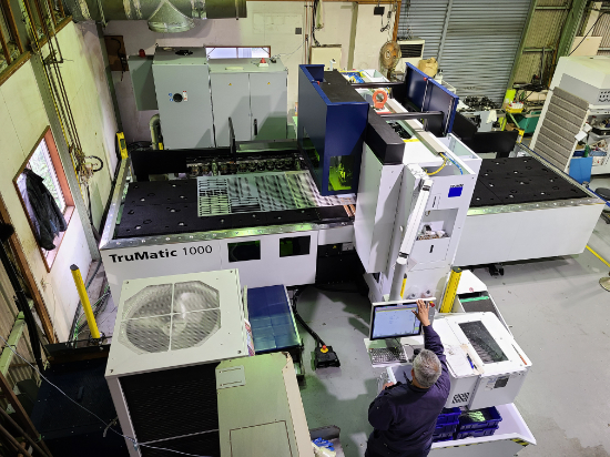 レーザー・パンチ複合機（ドイツ製） TRUMPF TRUMATIC 1000 fiber