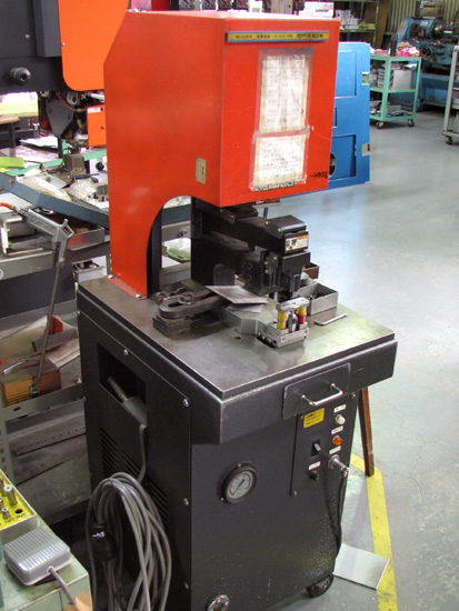 ハンマーパンチ機 AMADA CP-4
